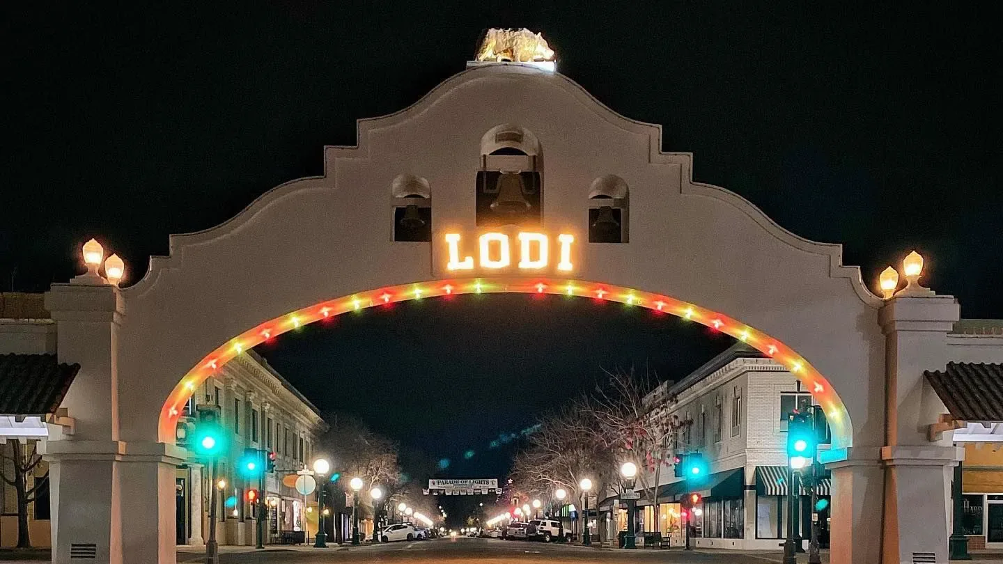 Lodi Arch Lit Up for the Holidays